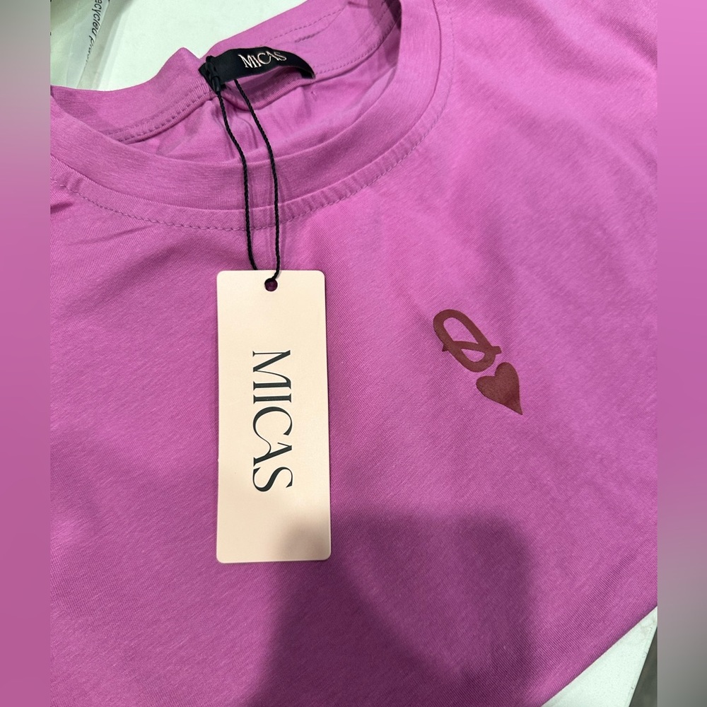 Micas Queens top